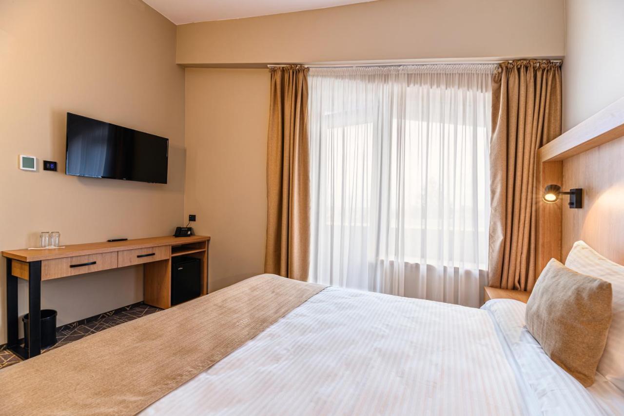 Hotel Central Pascani Экстерьер фото