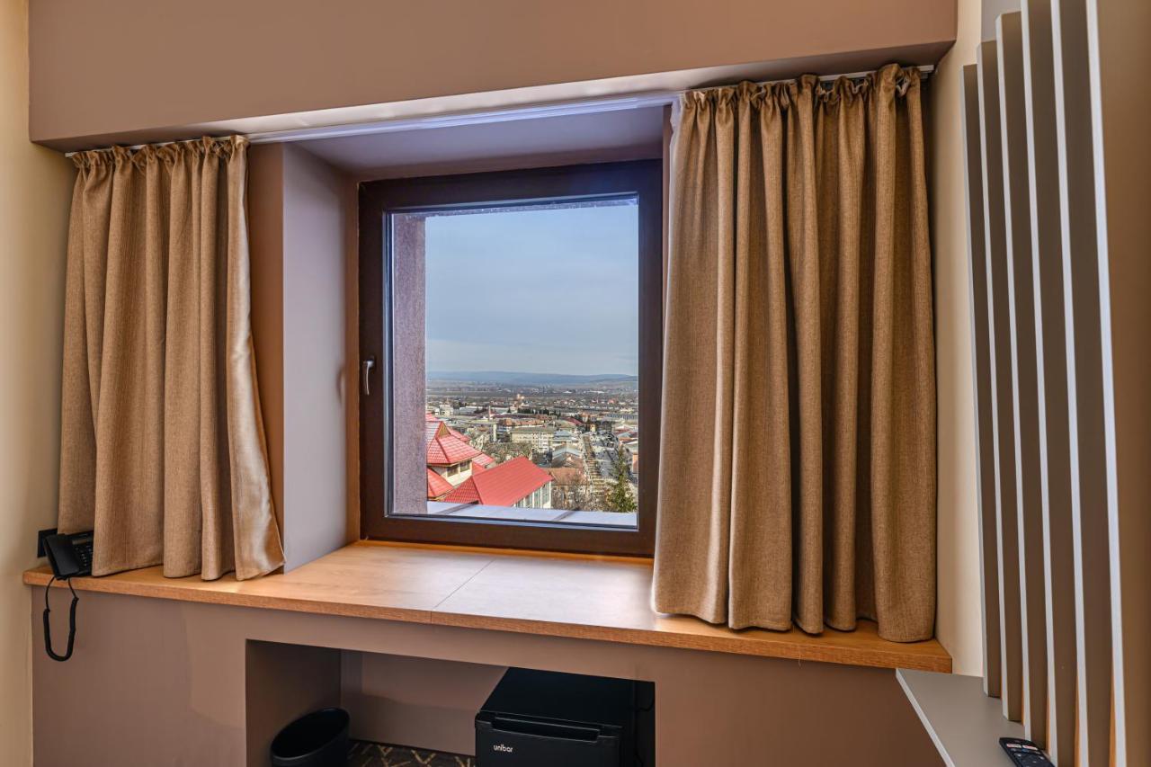 Hotel Central Pascani Экстерьер фото
