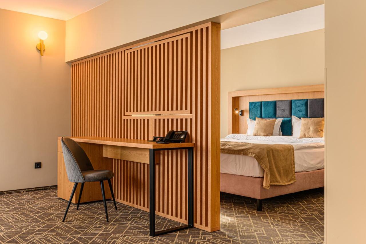 Hotel Central Pascani Экстерьер фото