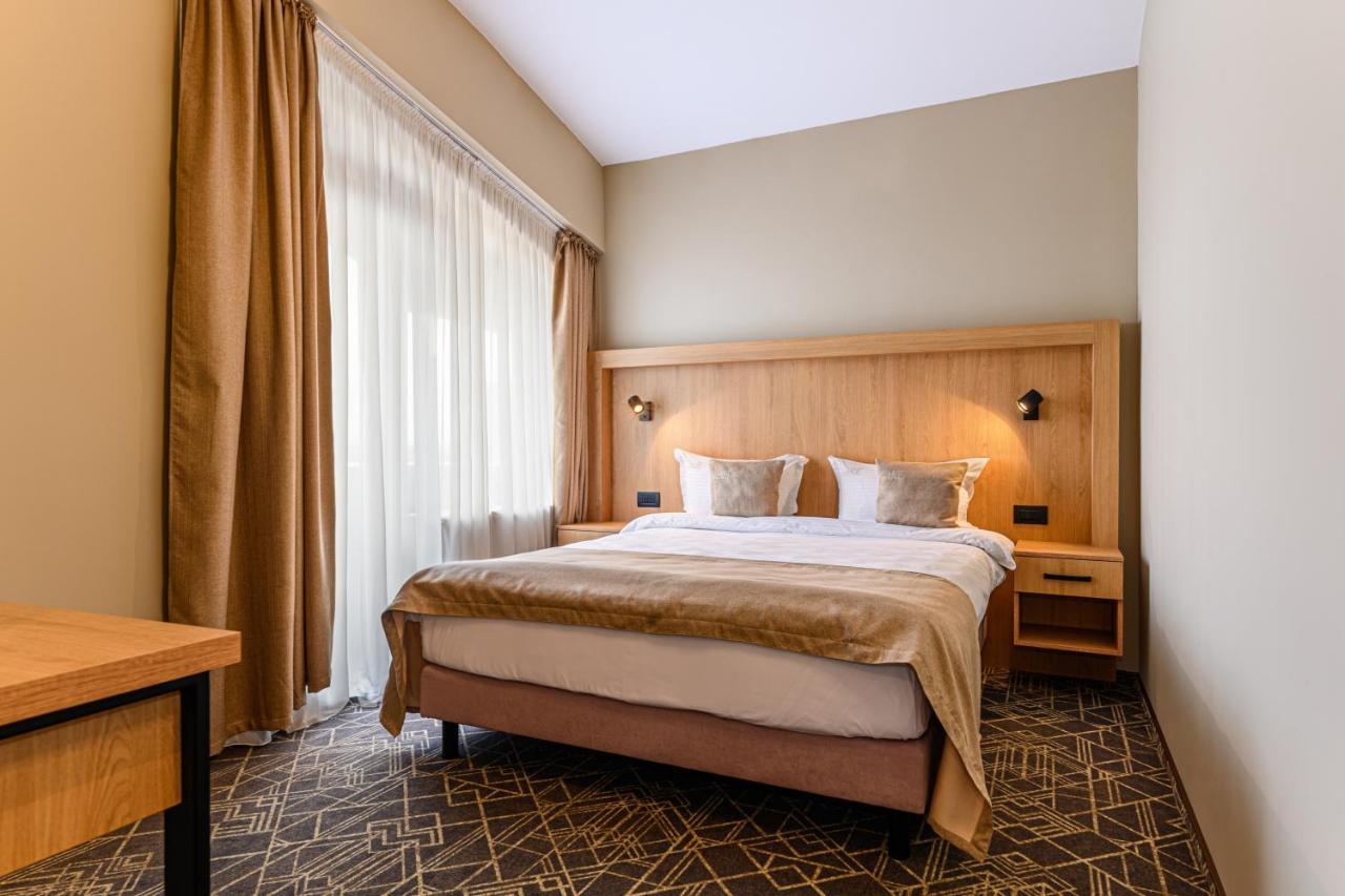 Hotel Central Pascani Экстерьер фото