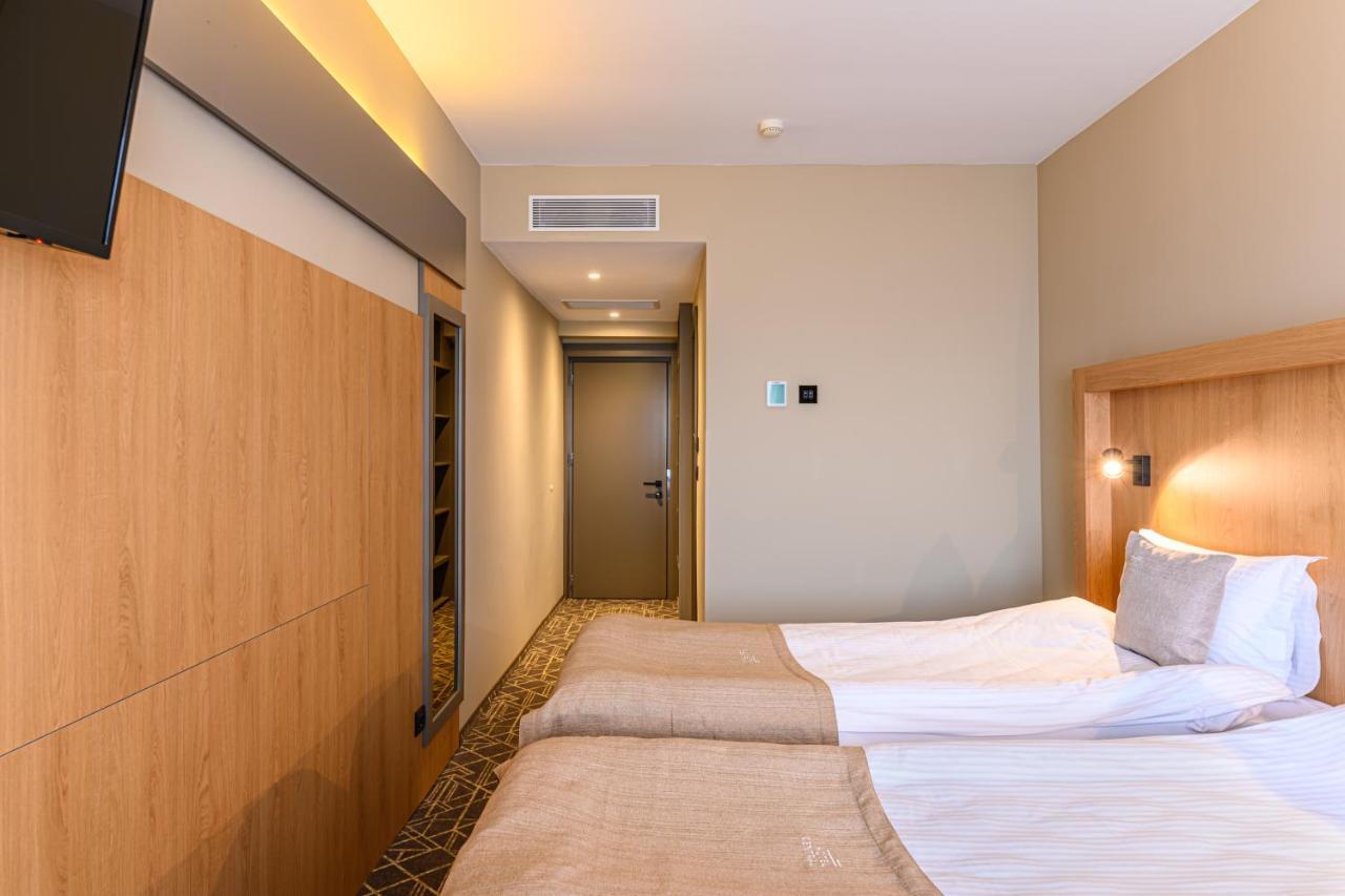 Hotel Central Pascani Экстерьер фото