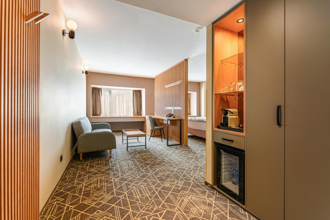 Hotel Central Pascani Экстерьер фото