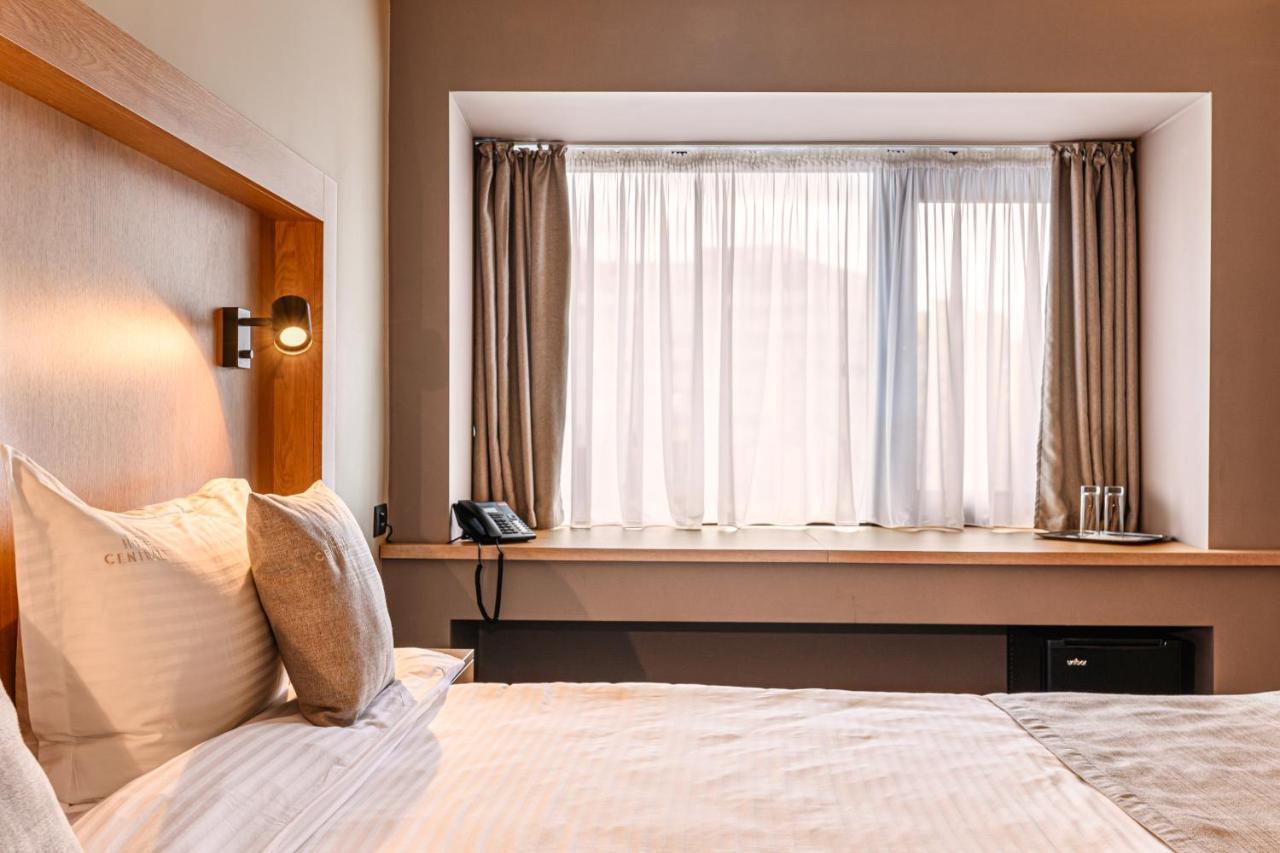Hotel Central Pascani Экстерьер фото