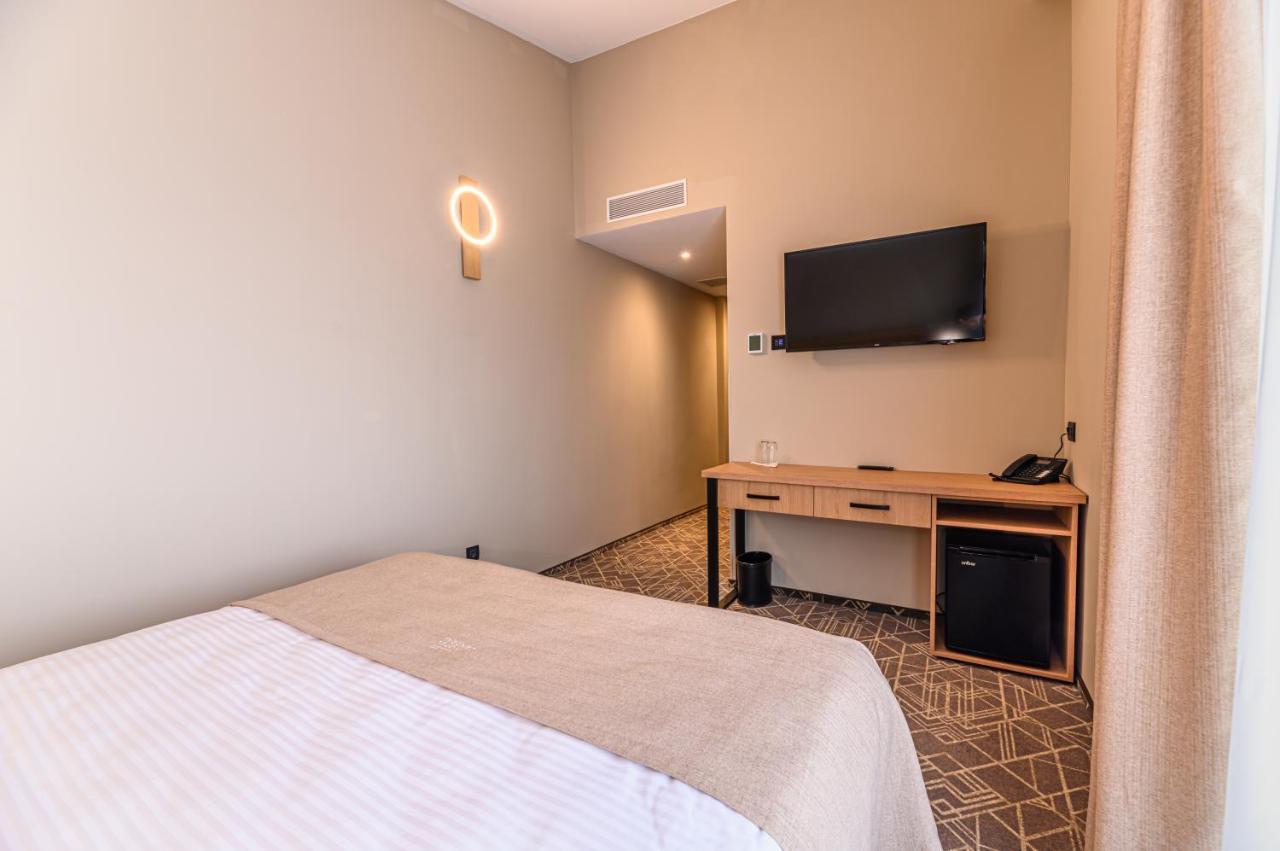 Hotel Central Pascani Экстерьер фото
