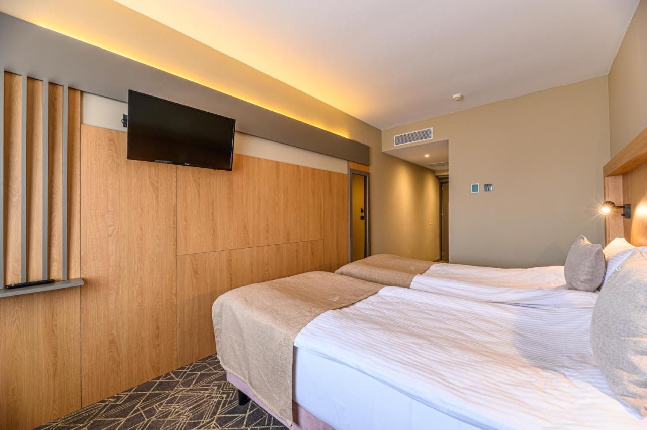 Hotel Central Pascani Экстерьер фото