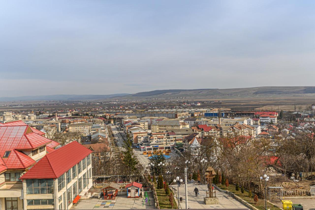 Hotel Central Pascani Экстерьер фото