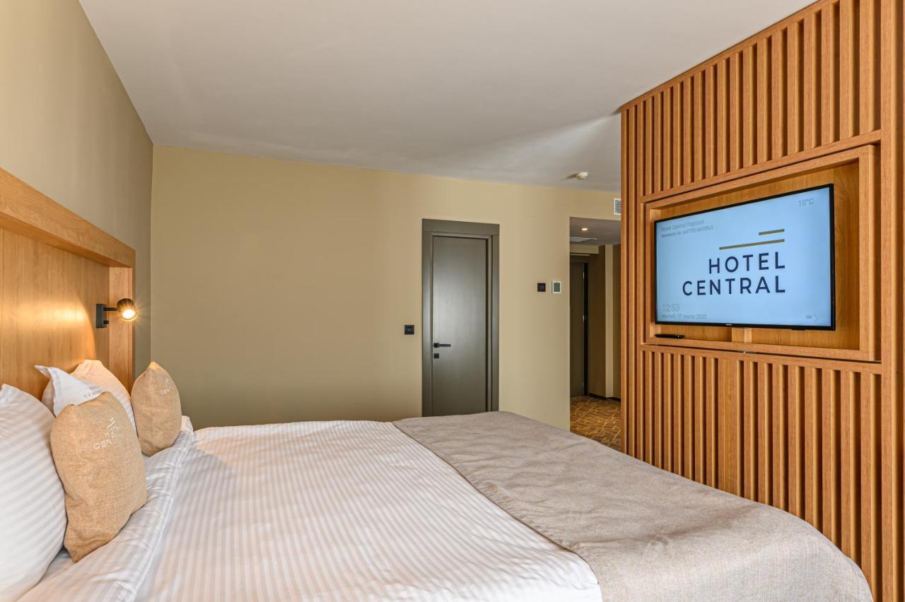 Hotel Central Pascani Экстерьер фото