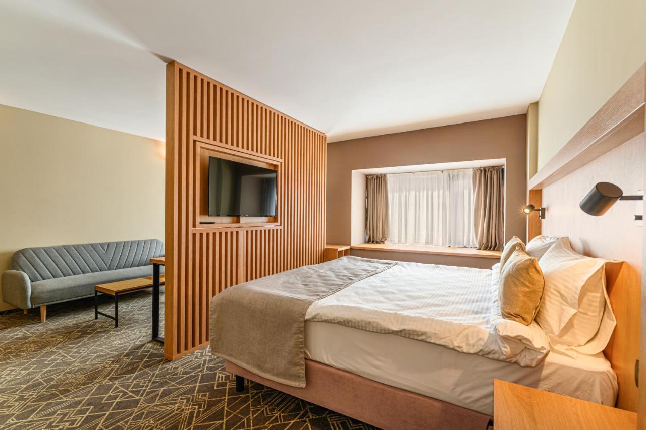 Hotel Central Pascani Экстерьер фото