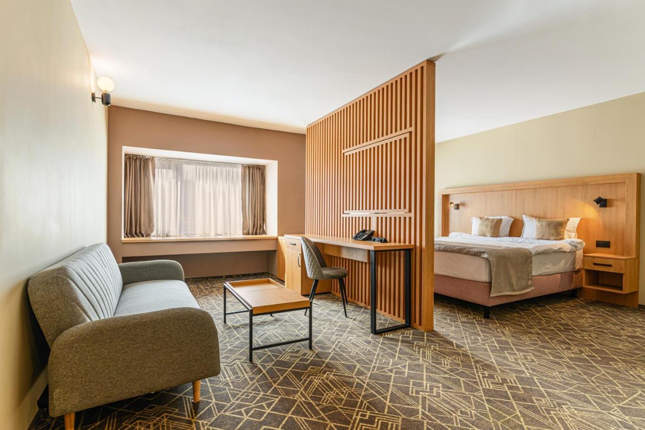 Hotel Central Pascani Экстерьер фото