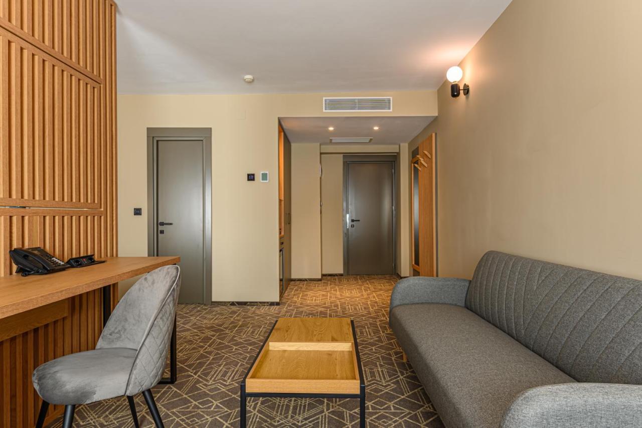 Hotel Central Pascani Экстерьер фото