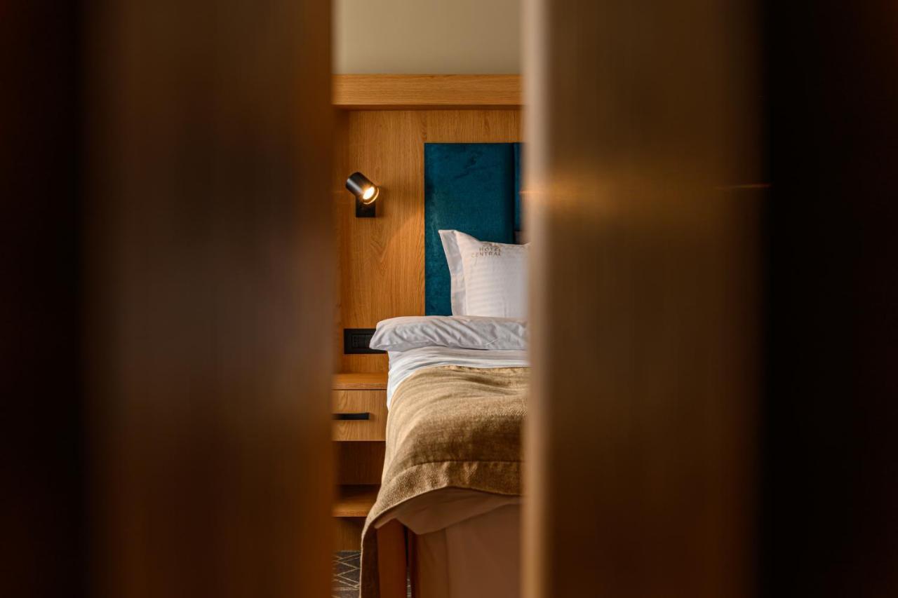 Hotel Central Pascani Экстерьер фото