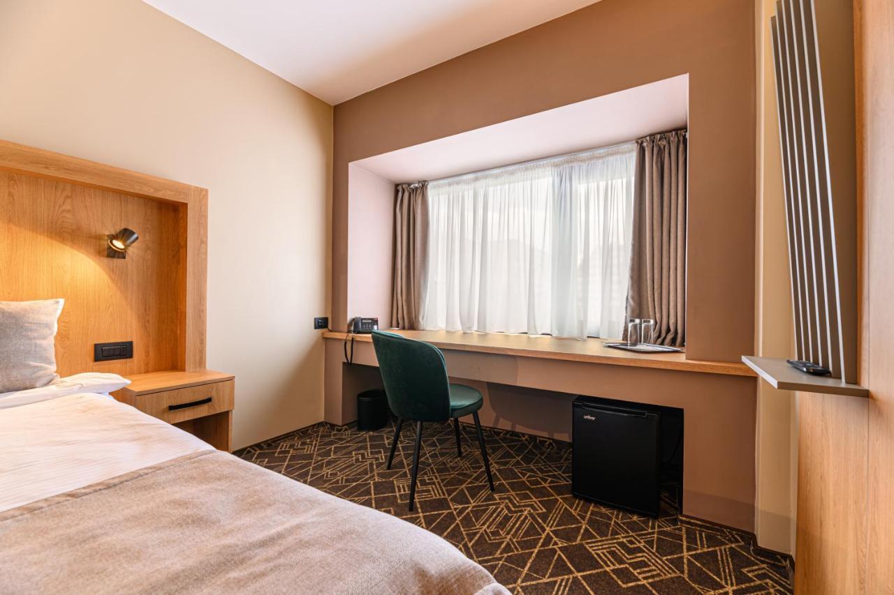 Hotel Central Pascani Экстерьер фото