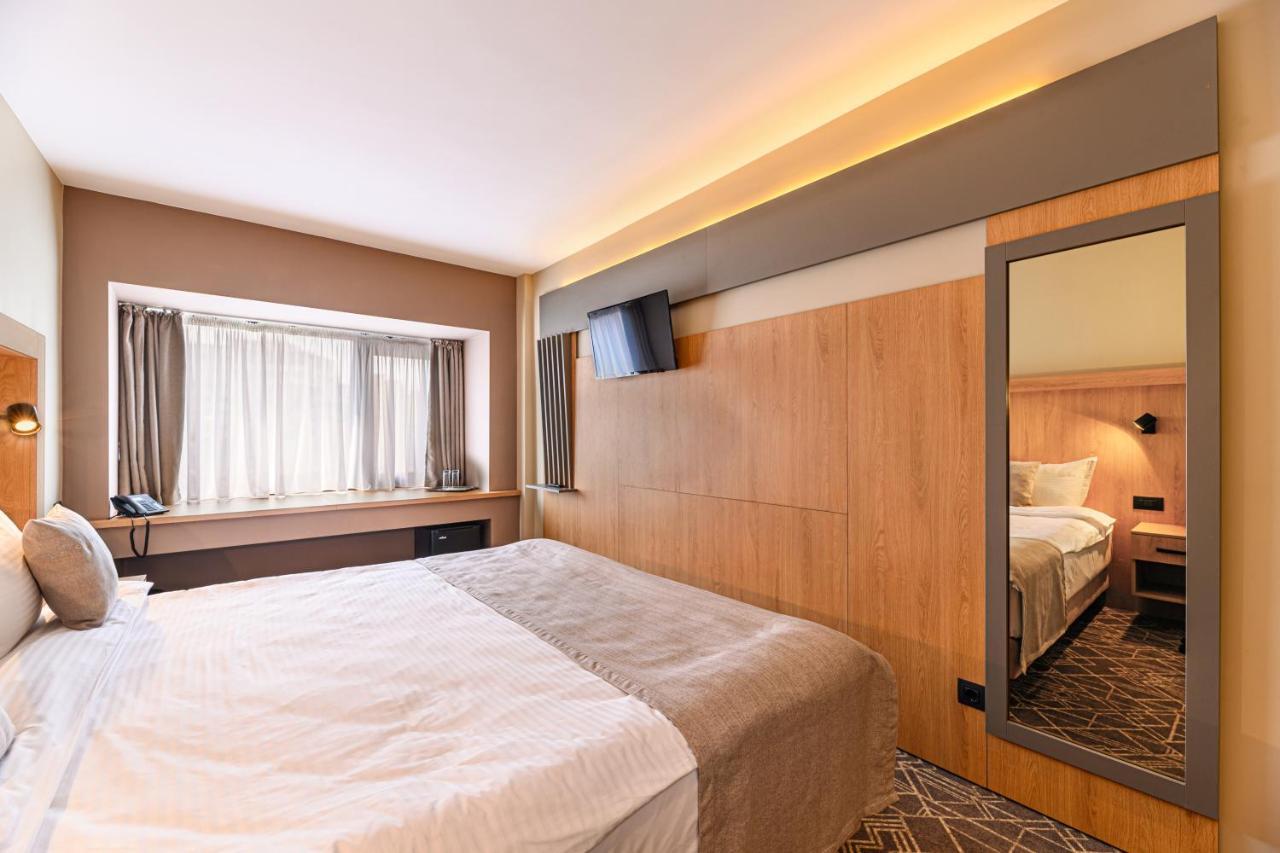 Hotel Central Pascani Экстерьер фото