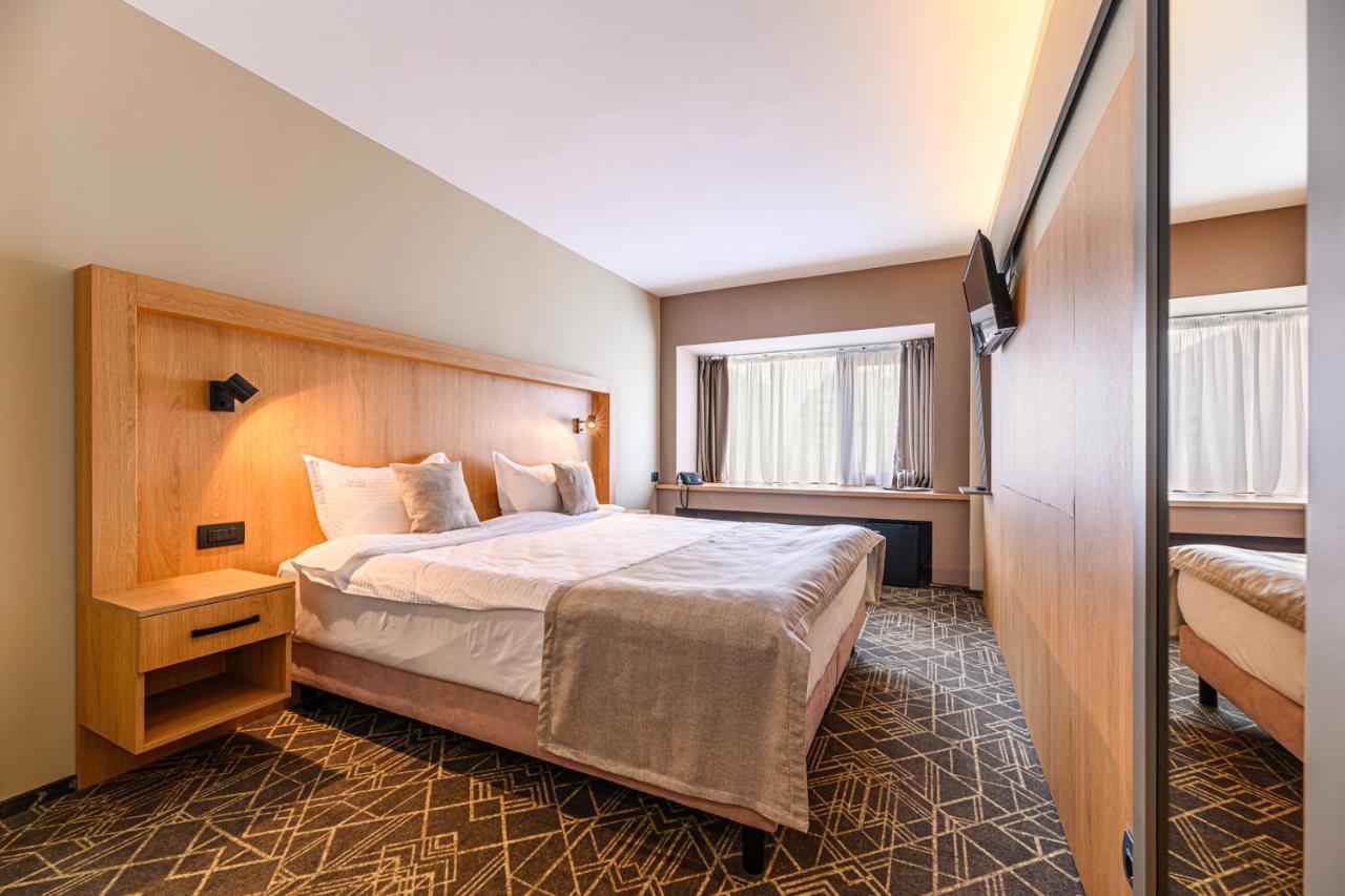Hotel Central Pascani Экстерьер фото