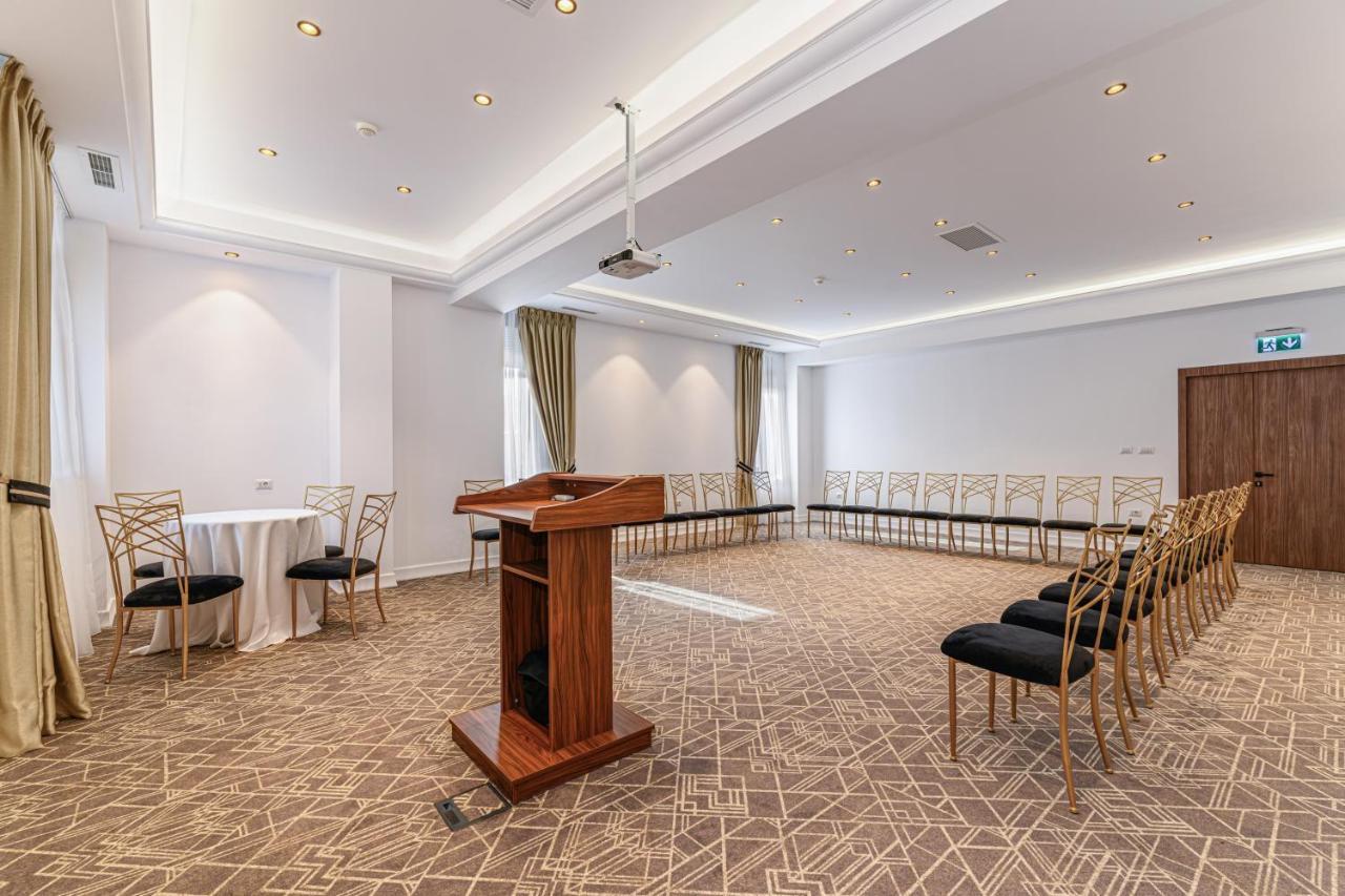 Hotel Central Pascani Экстерьер фото