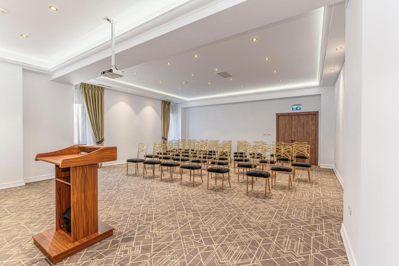 Hotel Central Pascani Экстерьер фото