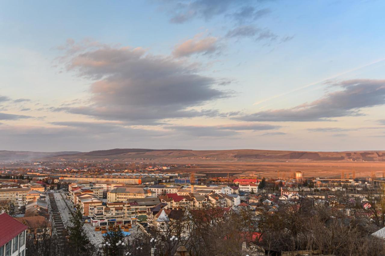 Hotel Central Pascani Экстерьер фото